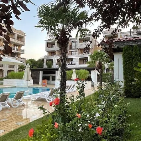 Apartment Apartment Green Life 4D02 At Smokinya Beach