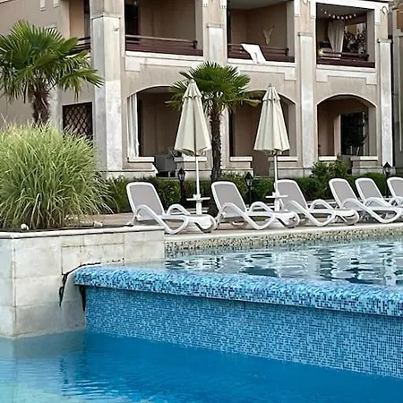 Apartment Apartment Green Life 4D02 At Smokinya Beach