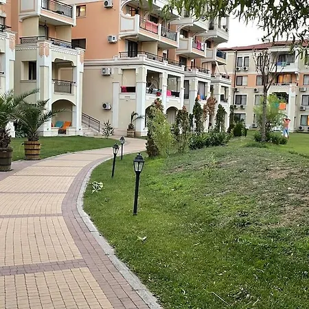 Apartment Green Life 4D02 At Smokinya Beach