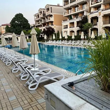 Apartment Apartment Green Life 4D02 At Smokinya Beach *